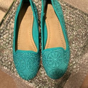 Bamboo turquoise lace loafers